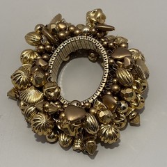 VTG Cha Cha charm/bead cluster expansion bracelet. Dangle silvertone beads. J-37