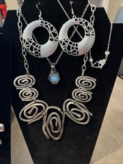 Jewelry Lot Estate Finds 22pc Metal Silver Tone Stones Necklace Bracelet Ring