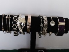 Vintage To Now Jewelry Lot 25+ Gold Tone Silver Tone Glass Acrylic Mixed Media