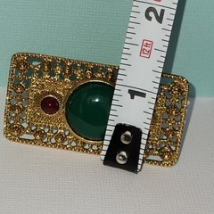 #2412, ETRUSCAN BROOCH VINTAGE FAUX JADE CARNELIA 1980-1989