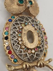 Vintage Owl Brooch Gold Tone Multi Color Rhinestone Figural Bird Pin Green Eyes