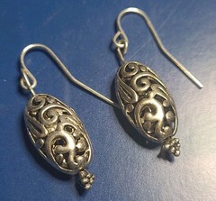 Vintage Filigree Silver Tone Earrings Puffy Hollow Swirl Art Romantic