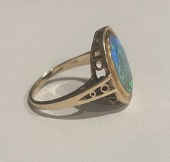 Vintage Opal Blue Green Orange Oval 14K Yellow Gold Bezel Set Ring 4.05 grams