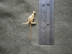 Kangaroo Australia Vintage Goldtone Stick Pin Lapel Pin 1.0g