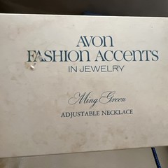 Vtg 1973 AVON Signed Gold Tone Ball Chain Lariat Green Slide Tassel 40″ Necklace