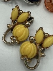 VTG 6 Lot Of Thermoset 6 Bracelets,3 Necklaces And 5 Pair Of Earrings,3 Pins