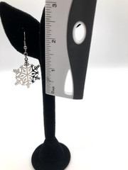 Vintage Pair of Snowflake Silvertone Earrings Winter Very Light weight