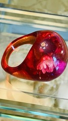 Lucite Resin Ring Encased Flowers Size 8 Pink Orange Translucent Groovy