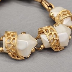 Vintage Linked Bracelet White Asymmetrical Faux Pearl Gold Tone Filigree 6.5″