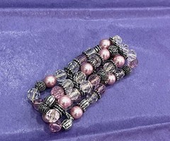 Mixed Lot Vintage & Current Costume Jewlery. Very Good Condition. All Wearable.