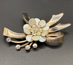 Vintage Old Era Brooch