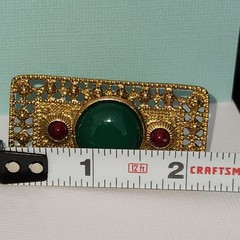 #2412, ETRUSCAN BROOCH VINTAGE FAUX JADE CARNELIA 1980-1989