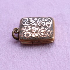 Antique Vintage English Rolled Gold Locket Pendant Floral Engravings – NO TARIF