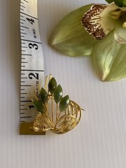 VINTAGE Jade Filigree Brooch Pin Gold Tone Bouquet China Gem Corporation Taiwan