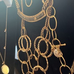 Jewelry lot Gold Tone Estate Finds Vtg To Now Necklaces Chains Bracelets Fashion