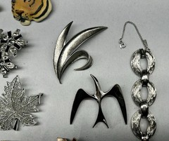 Vtg. Mixed Brooch & Necklace Lot Monet SarahCov 20pc Jewelry Bundle | USA Seller