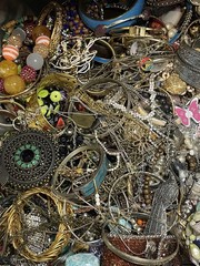 Estate 1 Lb+ Mixed Jewelry Lot Vintage-Modern DIY JUNK CRAFT REPAIR Unsorted