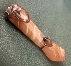 VINTAGE POLISHED CARVED STONE MANO FIGA W/STERLING GOOD LUCK CHARM PENDANT