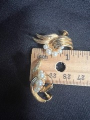 Vintage Coro Pearl Screw Back Earrings Classic Gold Mid Century 1950s Elegant