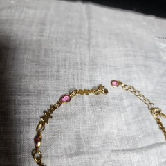 Vintage Avon Bracelet Open Bezel Pink Stone Gold Tone Chain 8″ Signed Dainty
