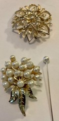 Vintage 16 Piece Brooch/Pin Lot Avon/ Winard/SCoventry/Anselle/Rhinestone Other