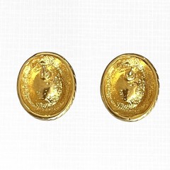 Vintage Oval Rhinestone Earrings Gold Tone Ribbed Bezel Studs Pierced 3/4″
