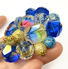 Gorgeous Vintage Made In Germany Art Glass Colorful Beads Cluster Brooch Pin
