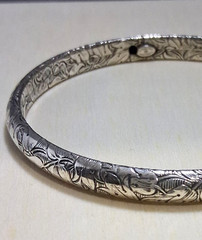 DANECRAFT Vintage Sterling All-Around Leaf Motive Domed BANGLE Bracelet 15g