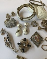 19 -Piece Lot Of Beautiful Costume Jewelry Brooches,Necklace, Earrings QVC/OTHER