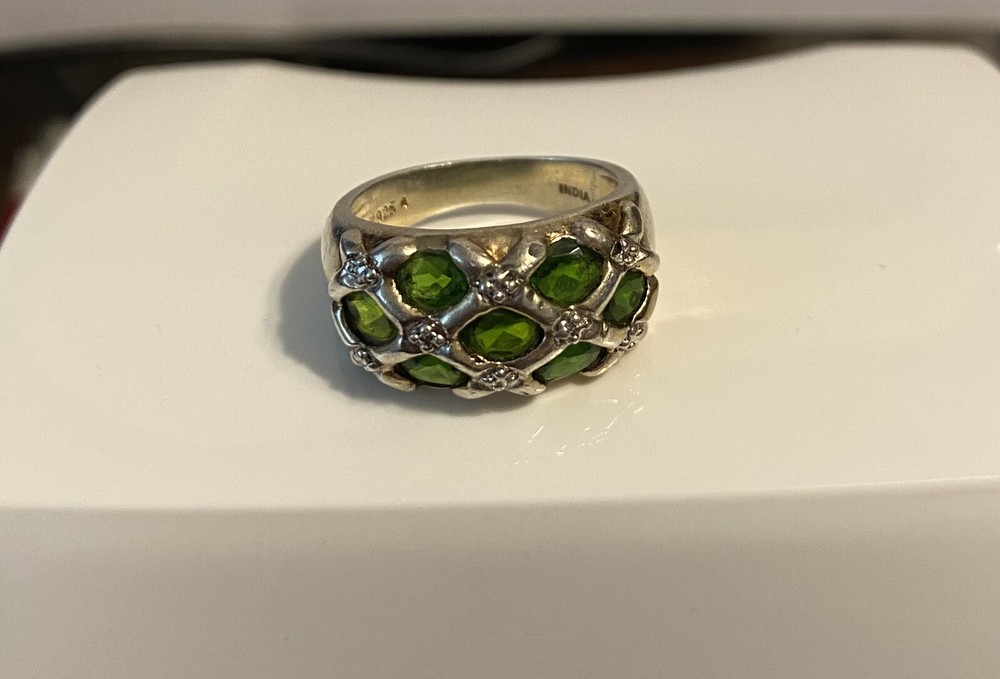 Vintage 925 Sterling Silver Ring Size 7 1/2 Green Crystals INDIA 925 6 gr