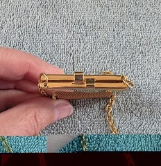 Vintage Gold Tone Necklace Oval Link Mesh Mini Purse Coin Pouch 28″