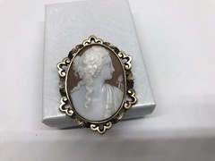 Beautifully Carved Antique Shell Cameo 10K Pressed Gold