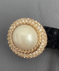 Vintage Christian Dior Large 2” Pearl Rhinestone Gold Tone/Faux Pearl Clip Sign