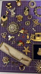 Vintage Costume Gold tone Mix Metals 28 Pieces Brooch Lot