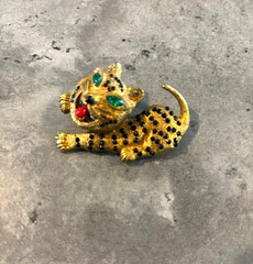 Vintage Gold Tone Leopard Cheetah cat Brooch Black Enamel Green Rhinestone Eyes