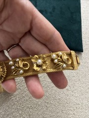 Rare Vintage Gold-Wash Mesh Floral Bracelet w/Cameo & Pearl Detailed Excellent