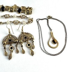 Lot Of Vintage Jewelry Avon Monet JJ 1986 Regenc, Gold Plated, & Other Unsigned