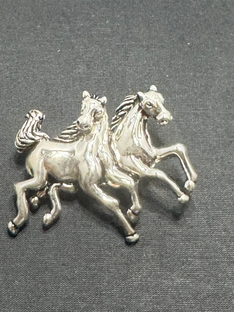 A-033 Vintage Silver Toned Double Galloping Horse Brooch Pin Jewelry