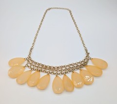 Vtg Peach Acrylic Lucite Teardrop Bead Faceted Bib Necklace Gold Tone 24″