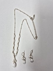 Vintage 1980s Nacy&Rise Milk-Drop Gold-Tone Victorian-Style Necklace & Earrings
