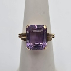 Vintage 14K Yellow Gold Emerald-Cut Amethyst Mid-Century Style Ring Size 5.25