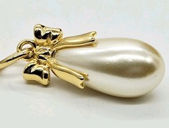 Joan Rivers Gold Tone Faux Teardrop Pearl Bow Pendant Oval Vintage