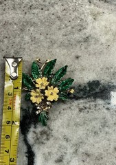 VINTAGE SINGED EXQUISITE ENAMEL PRIMROSE FLOWER BROOCH/PIN BIRTHDAY MONTH SERIES