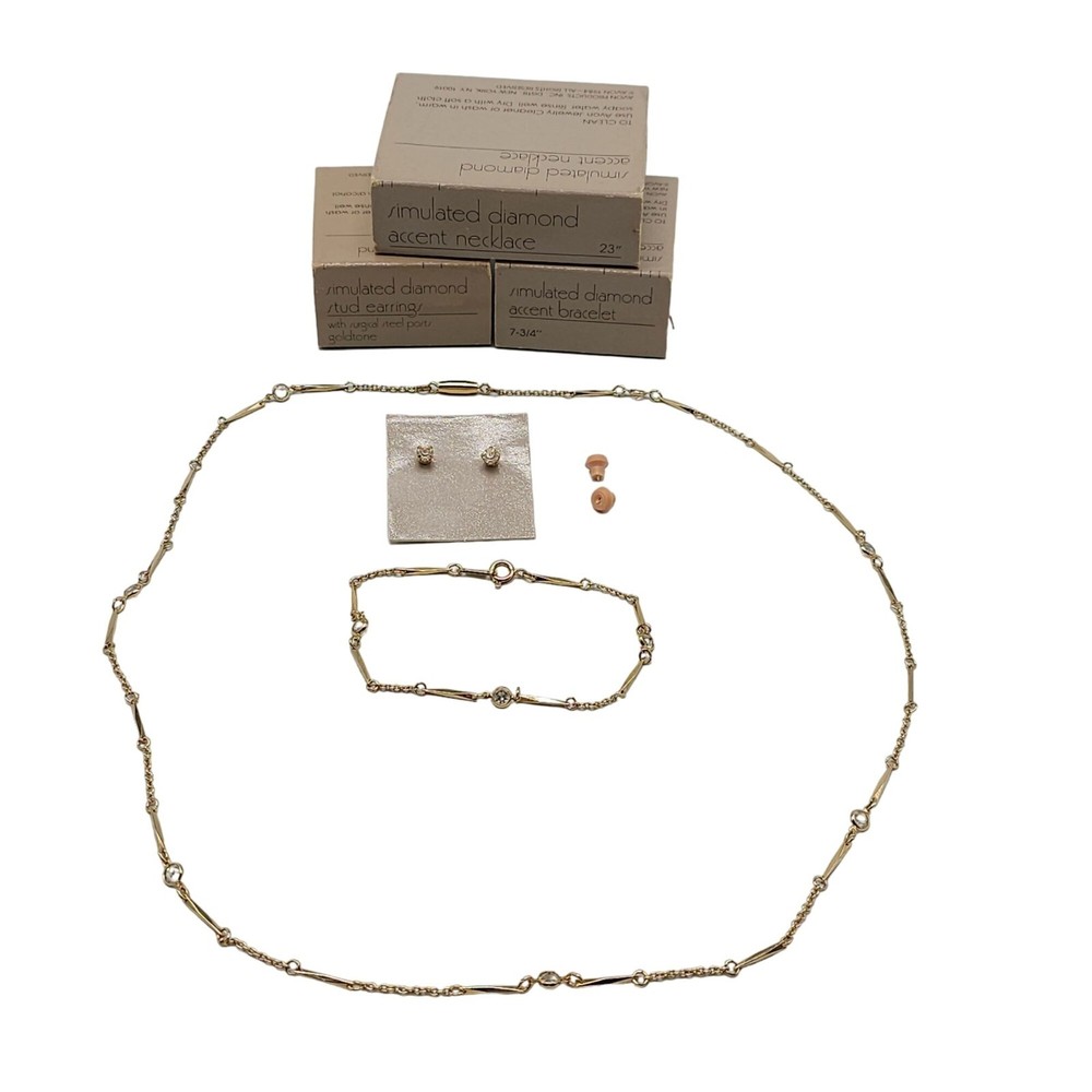 Avon Simulated Diamond Stud Earrings Necklace Bracelet Set Vintage 1984 in Box