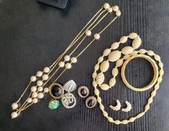 VINTAGE LOT 18 PAIRS OF COSTUME EARRINGS + OTHER JEWELRY ASSORTMENT-NICE