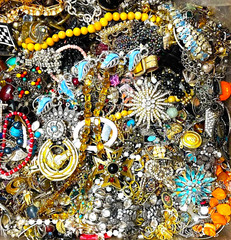 FREE SHIP 5 Pound Lb Unsearched Lot Jewelry VTG New Junk Art Craft Treasure Box