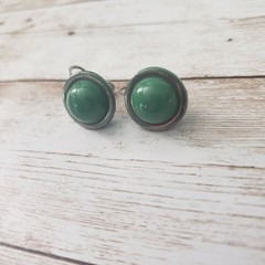 Vintage Screw Back Earrings – Pine Green Circle with Halo