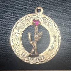14K Round Gold Engraved Pendant Charm Hawaii Design w/ Round Pink Stone.