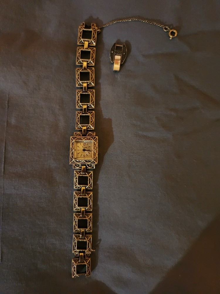 RARE Vintage Women’s Gold Tone Crown Trifari Watch Brutalist Bracelet 17 Jewel