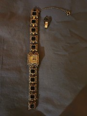 RARE Vintage Women’s Gold Tone Crown Trifari Watch Brutalist Bracelet 17 Jewel